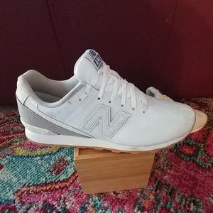 New Balance 696